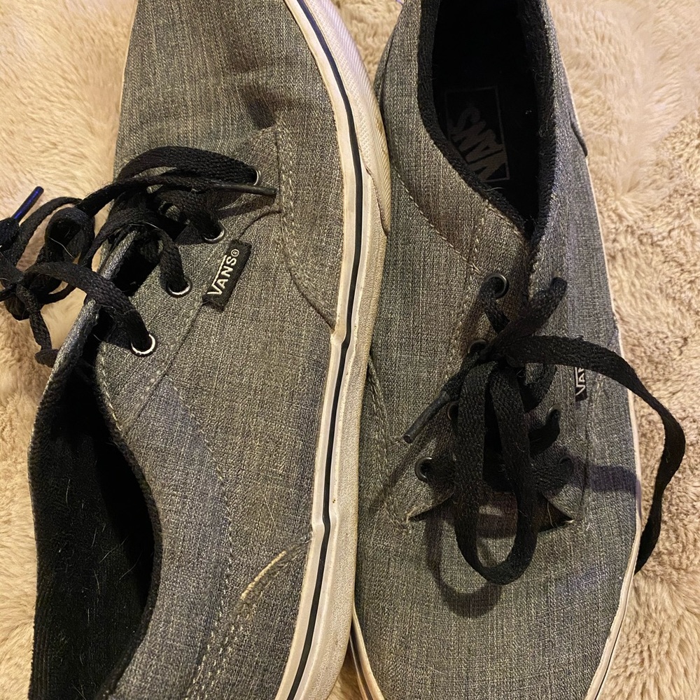 Vans - Picture 3 of 3